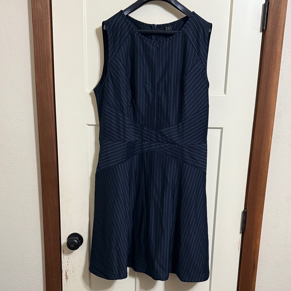 Never Worn Chic Navy Striped Midi Dress